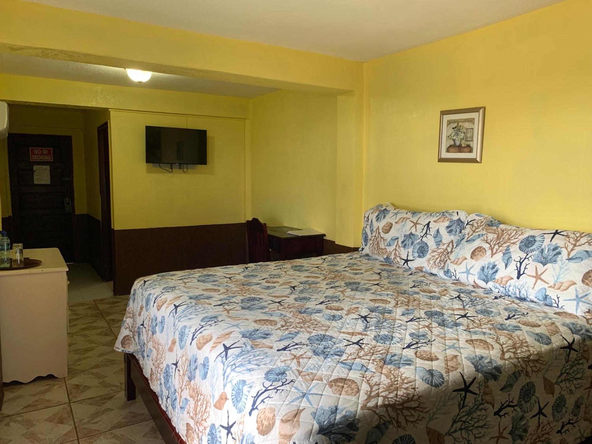 Bonefish Hotel Dangriga Exterior foto